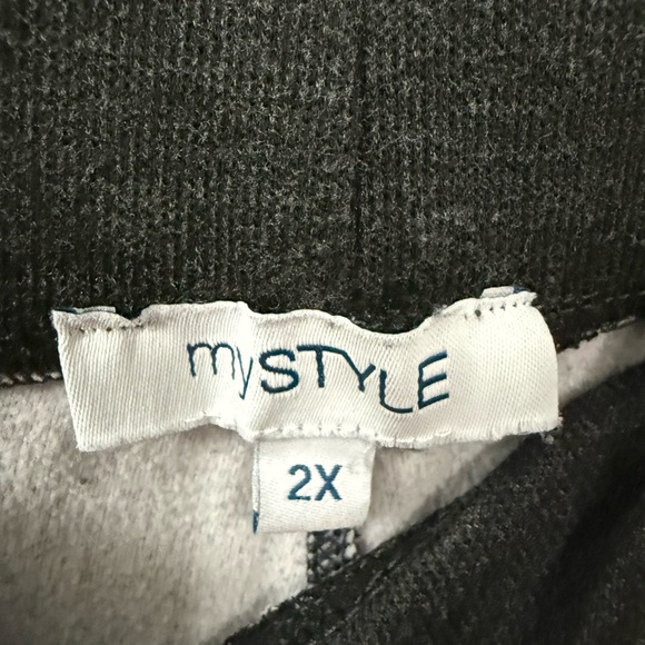 Dark Gray Leggings - Picture 3 of 3